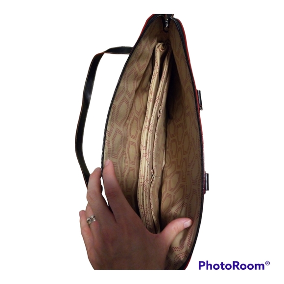 Lodis Audrey Black and Red Large Crossbody Leather Briefcase Laptop Bag - Picture 4 of 7